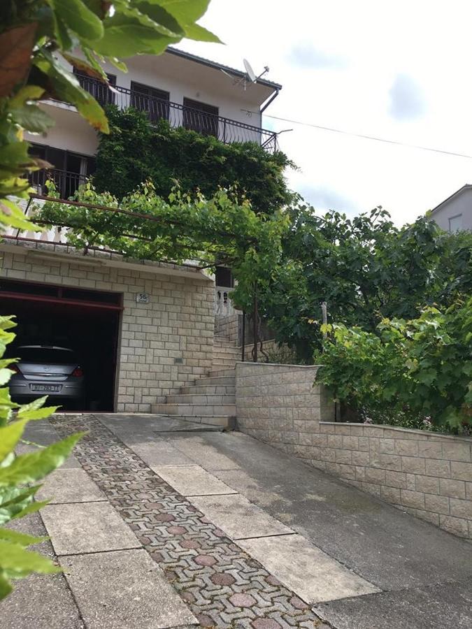 With A Parking Space - 5493